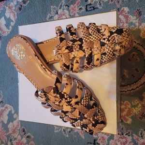 Vince Camuto leather slides